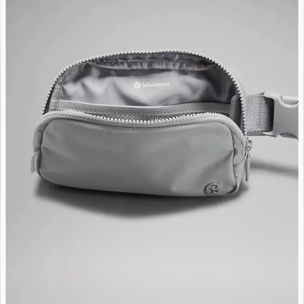 Lululemon Everywhere Belt Bag Silver Drop 1L Outdoors Fitness Travel Hiking Walk